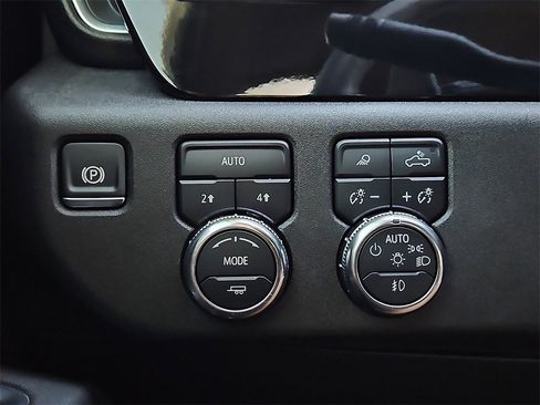 Used 2025 GMC Sierra 1500 Elevation w/ Preferred Package image 24