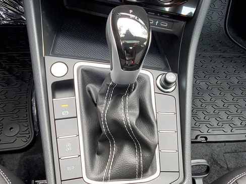 Used 2024 Volkswagen Jetta SE FWD image 26
