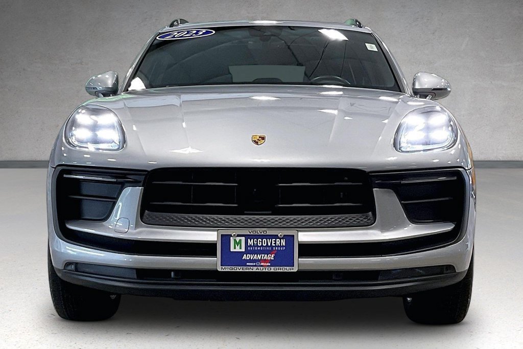 Used 2023 Porsche Macan AWD/4WD image 2