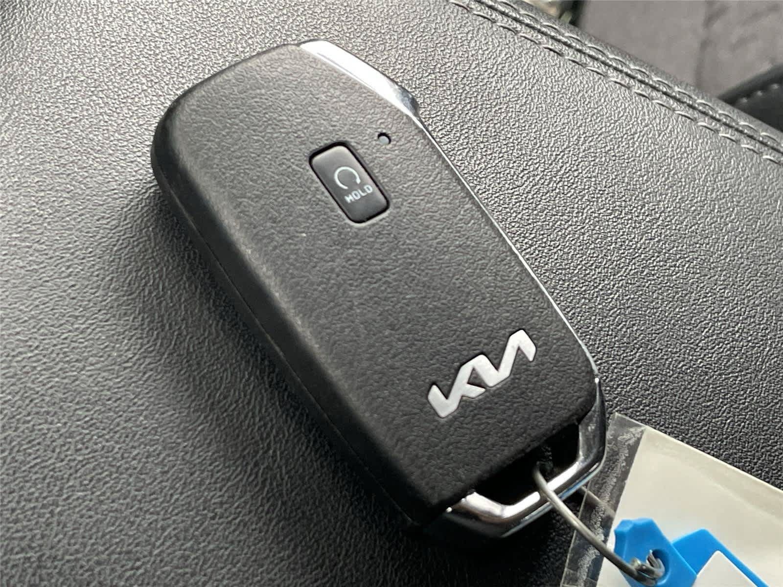 Used 2025 Kia Seltos S AWD/4WD image 23