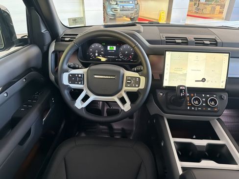 New 2026 Land Rover Defender 130 X-Dynamic SE AWD/4WD image 28