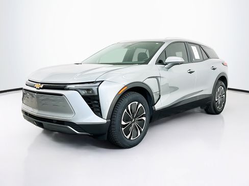 Used 2024 Chevrolet Blazer EV LT AWD/4WD image 3