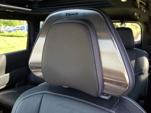 Used 2025 INFINITI QX80 Autograph w/ Autograph Exterior Package AWD/4WD image 21