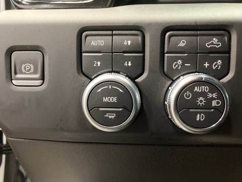 Used 2022 GMC Sierra 1500 AT4 w/ AT4 Premium Package image 18