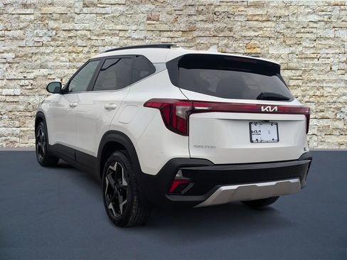Certified 2025 Kia Seltos EX w/ EX Sunroof Package FWD image 4