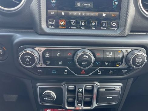 Used 2021 Jeep Wrangler Unlimited Rubicon 4xe w/ Cold Weather Group AWD/4WD image 18