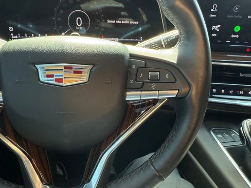 Used 2023 Cadillac Escalade Premium Luxury AWD/4WD image 19