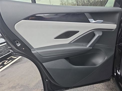 New 2026 Volkswagen Tiguan SE R-Line image 24