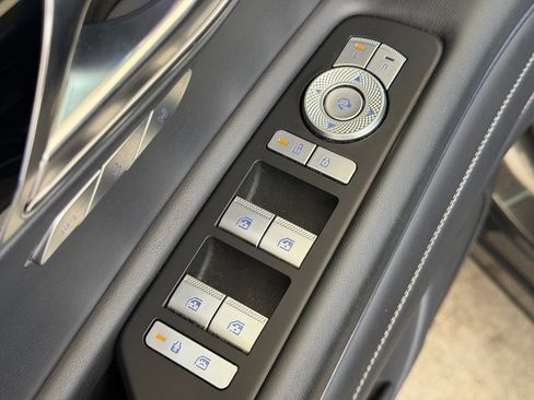 Used 2025 Genesis GV80 2.5T Standard AWD/4WD image 40