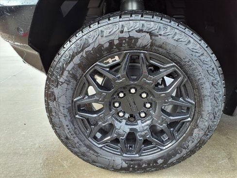 New 2025 GMC Hummer EV 2X image 22