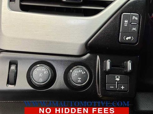 Used 2017 GMC Yukon XL SLT w/ Open Road Package image 33