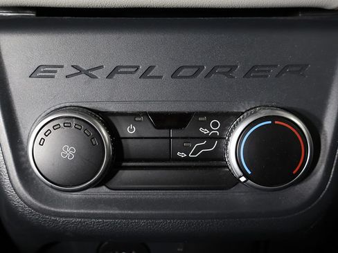 Used 2025 Ford Explorer Active w/ Active Comfort Package AWD/4WD image 52