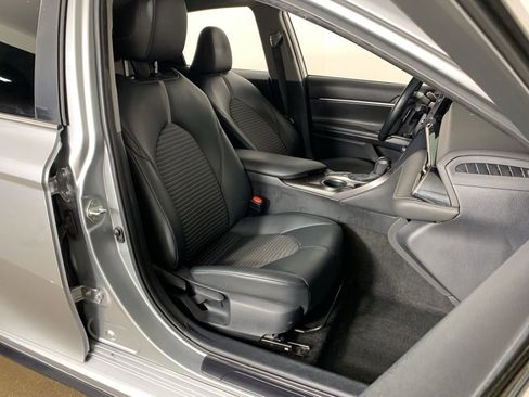 Used 2023 Toyota Camry SE w/ Convenience Package image 32