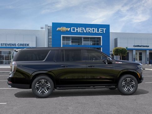 New 2026 Chevrolet Suburban Z71 w/ Comfort Package AWD/4WD image 3