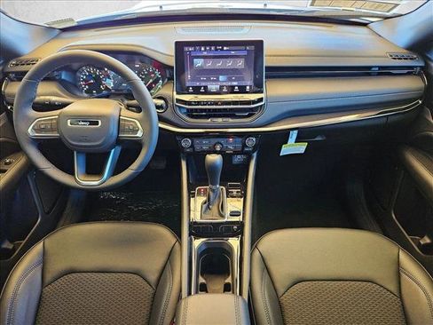 New 2026 Jeep Compass Latitude image 13