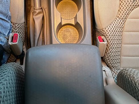 Used 2014 Nissan Frontier SV image 16