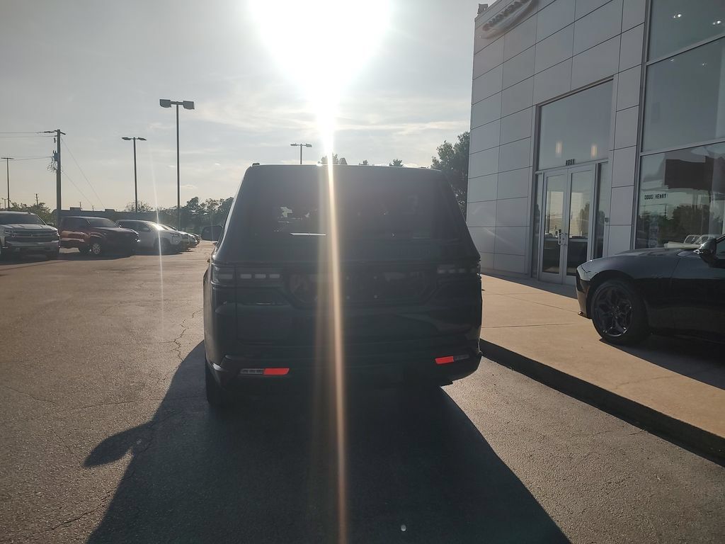 Used 2024 Jeep Grand Wagoneer L Series II w/ Quick Order Packagew 28T AWD/4WD image 4