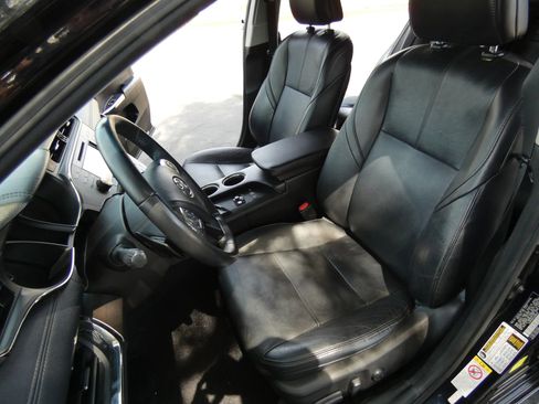 Used 2018 Toyota Avalon XLE image 56