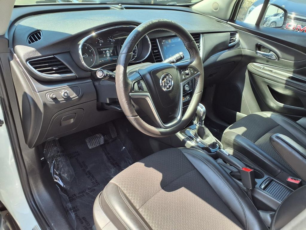 Certified 2021 Buick Encore Preferred FWD image 4