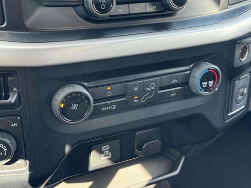 Used 2022 Ford F150 XLT image 16