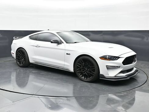 Used 2022 Ford Mustang GT Premium w/ Equipment Group 401A RWD image 3
