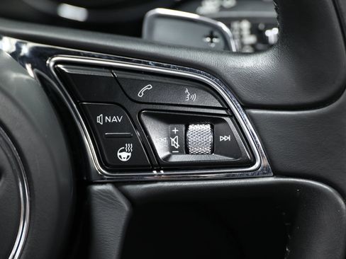 Used 2018 Bentley Bentayga AWD/4WD image 29
