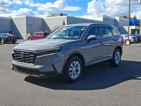 Used 2023 Honda CR-V LX image 3