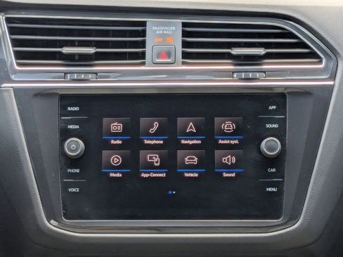 Used 2021 Volkswagen Tiguan SE R-Line image 21