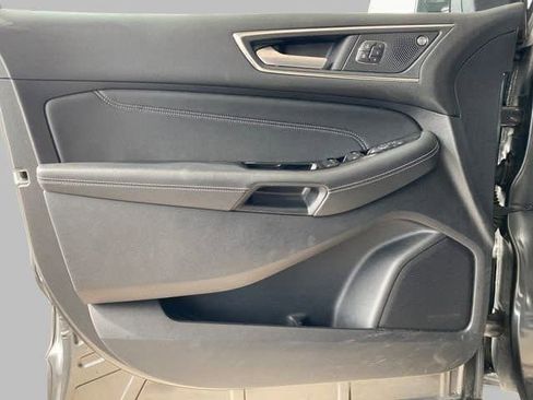 Used 2019 Ford Edge Titanium w/ Cold Weather Package image 10