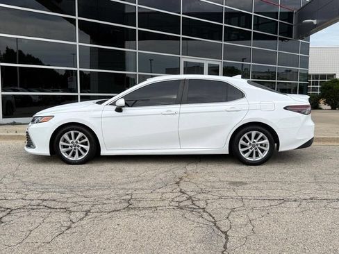 Used 2022 Toyota Camry LE FWD image 6