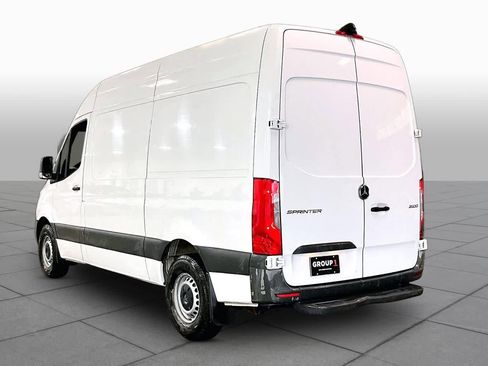 Used 2021 Mercedes-Benz Sprinter 2500 image 12