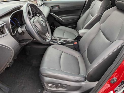 Used 2022 Toyota Corolla Cross XLE image 15