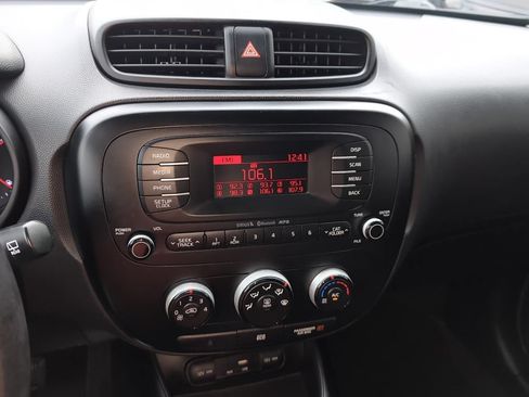 Used 2016 Kia Soul FWD image 18