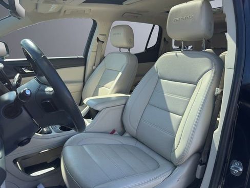 Used 2022 GMC Acadia Denali w/ Denali Ultimate Package image 14