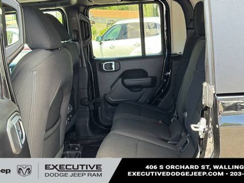 Used 2022 Jeep Gladiator Sport AWD/4WD image 20