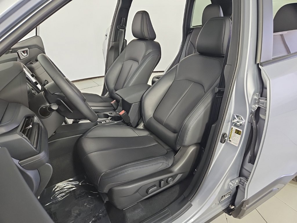 Certified 2025 Subaru Forester Limited AWD/4WD image 22