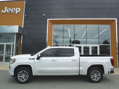 Used 2021 GMC Sierra 1500 Denali w/ Driver Alert Package II AWD/4WD image 2