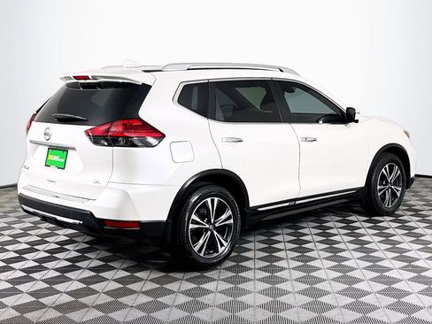 Used 2017 Nissan Rogue SL image 10