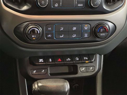 Used 2020 Chevrolet Colorado Z71 w/ Z71 Midnight Edition image 22