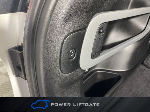 Used 2014 Jeep Cherokee Latitude w/ Comfort/Convenience Group image 32