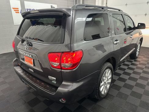 Used 2014 Toyota Sequoia Platinum w/ Preferred Accessory Package AWD/4WD image 9