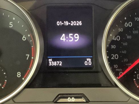 Used 2021 Volkswagen Tiguan SE R-Line image 10