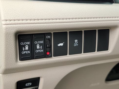 Used 2025 Honda Odyssey EX-L image 14