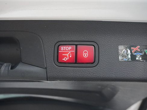 Used 2022 Mercedes-Benz GLS 450 4MATIC image 26