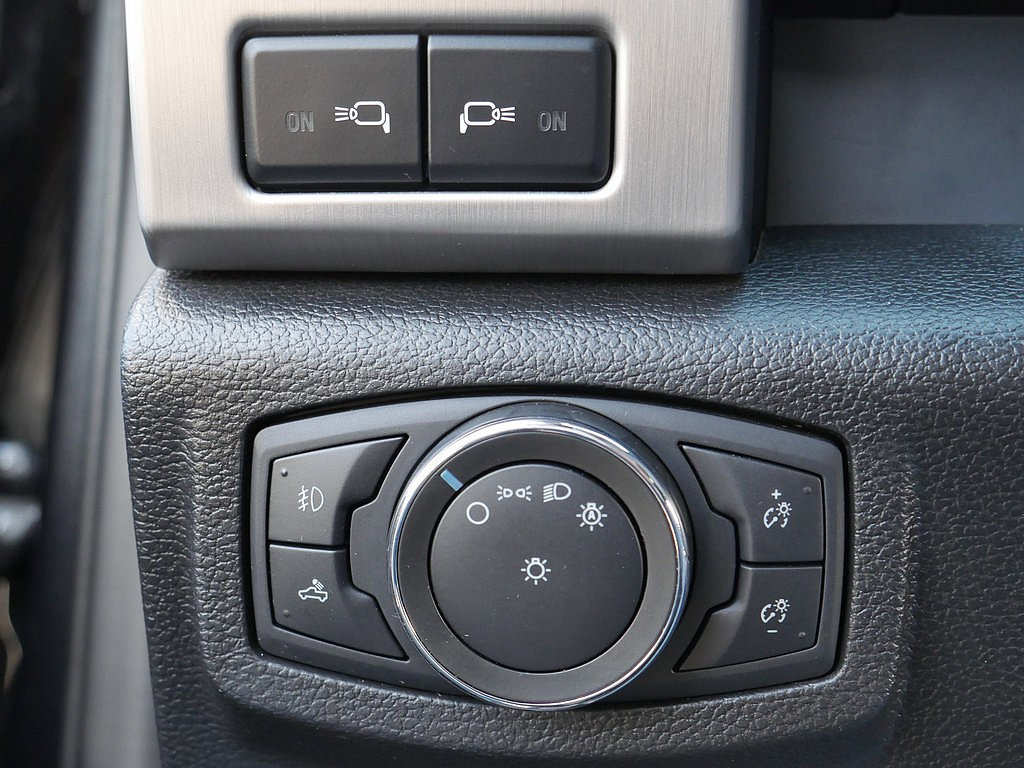 Used 2020 Ford F250 Platinum w/ FX4 Off-Road Package AWD/4WD image 28