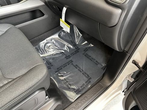 New 2026 RAM 1500 4x4 Crew Cab image 11