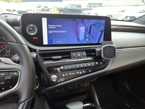 Used 2024 Lexus ES 350 Ultra Luxury w/ Accessory Package (Z2) FWD image 8