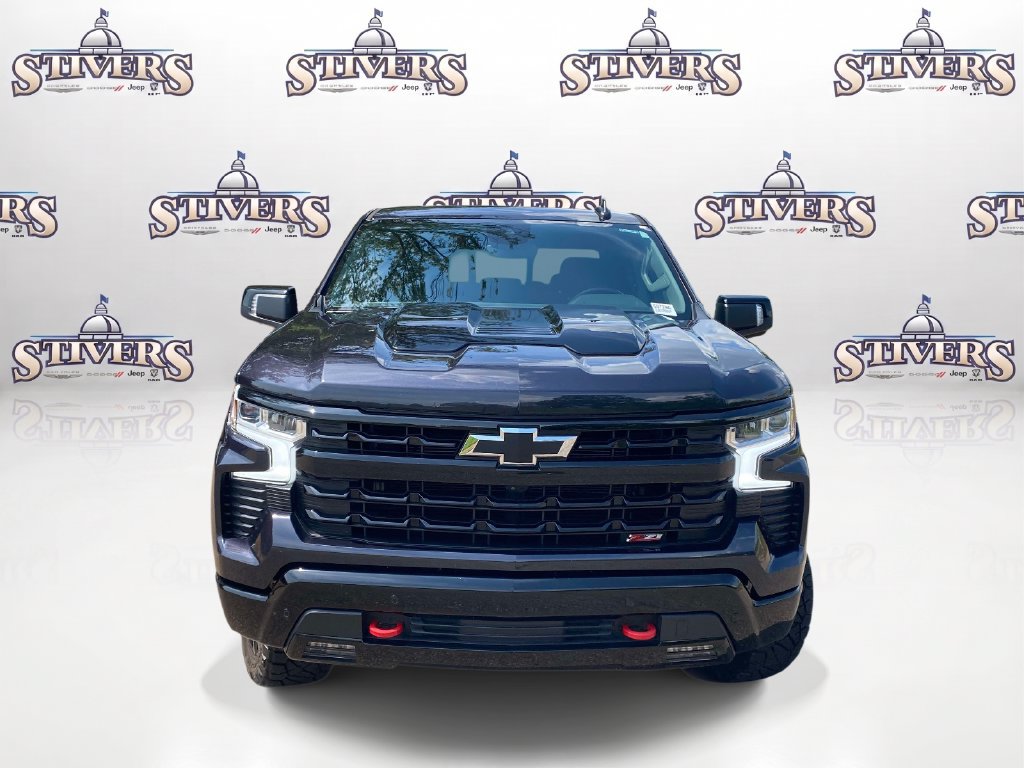 Used 2024 Chevrolet Silverado 1500 LT Trail Boss w/ Convenience Package II AWD/4WD image 2