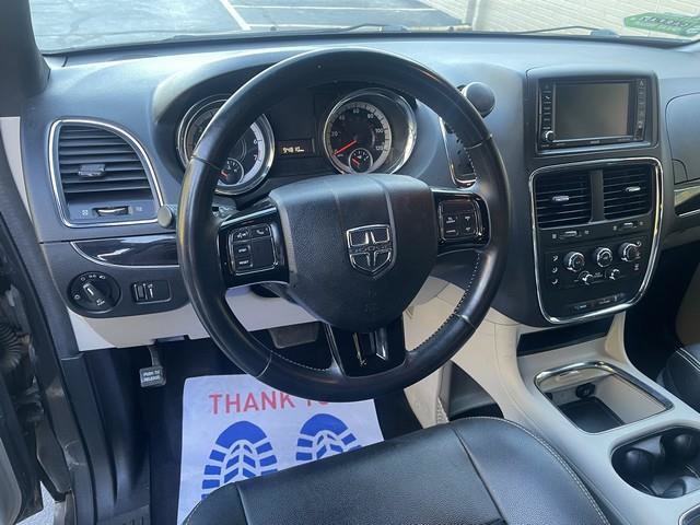 Used 2016 Dodge Grand Caravan FWD image 13