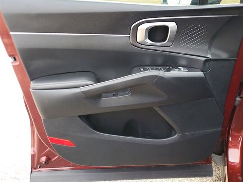 Used 2025 Kia Sorento S w/ Panoramic Sunroof Package image 16